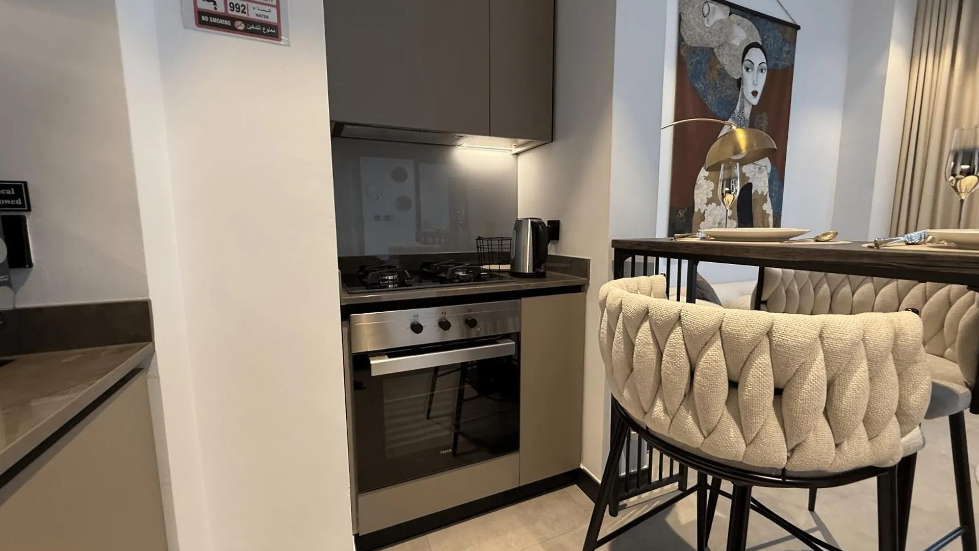 Canal View Apartment In Vibrant Business Bay Dubai United Arab Emirates