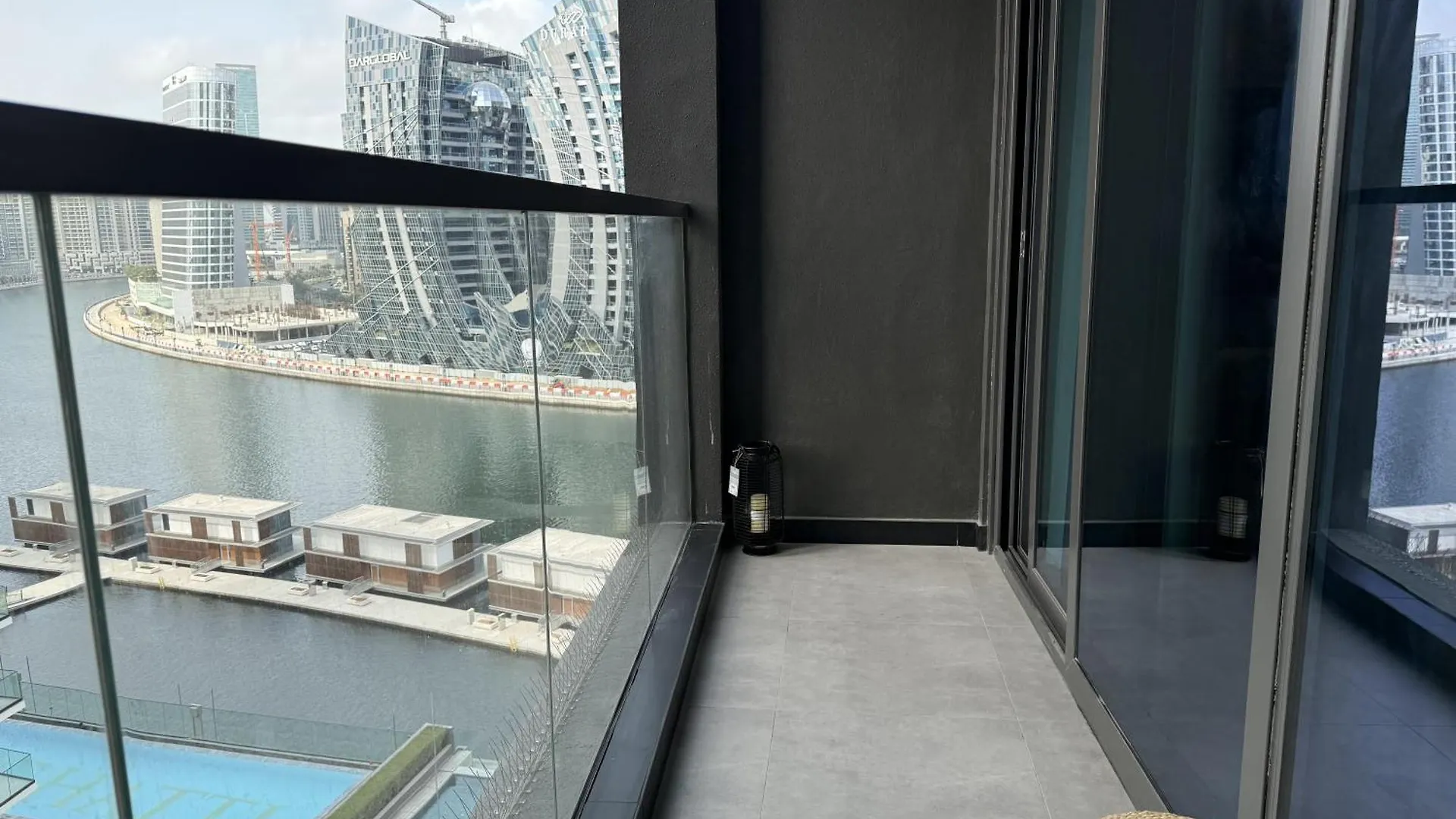 Canal View Apartment In Vibrant Business Bay Dubai United Arab Emirates