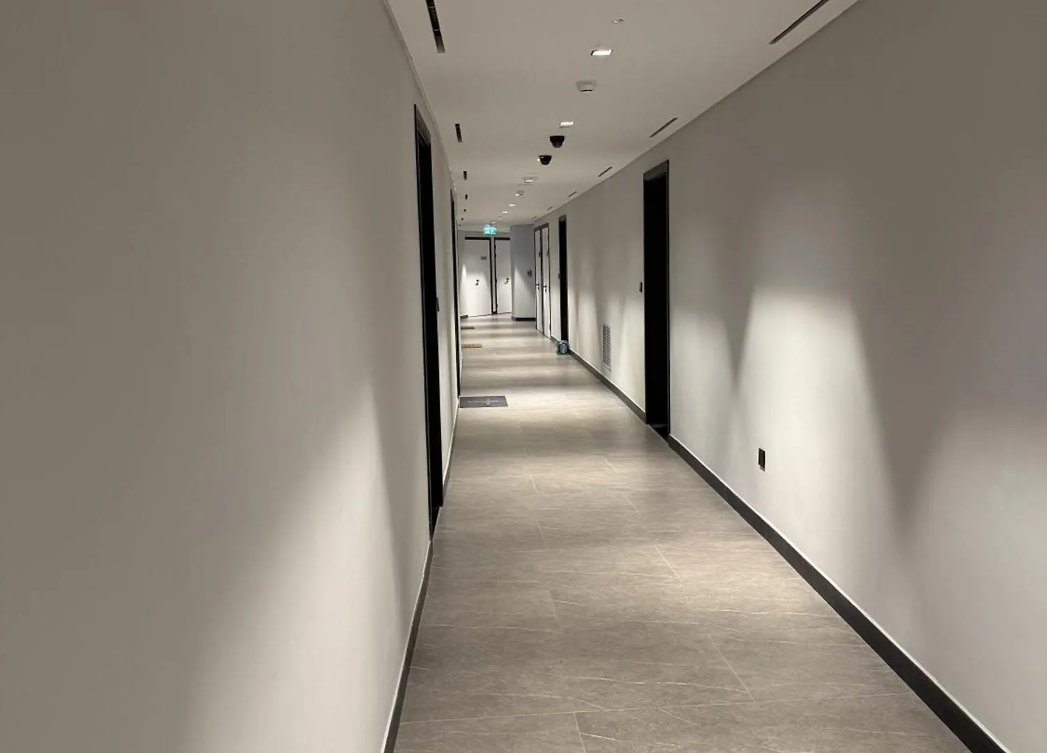 Canal View Apartment In Vibrant Business Bay Dubai 0*,
